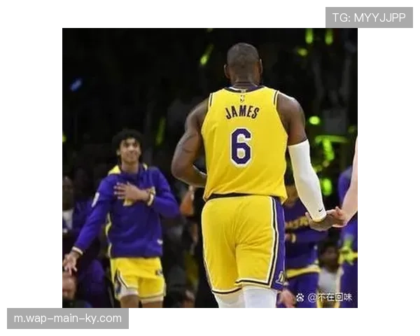 里夫斯全场35分导演大逆转 雷迪克末节换人解放湖人后场 里夫斯全场35分导演大逆转 雷迪克末节换人解放湖人后场