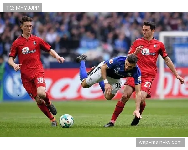 勒沃库森定位球战术一度奏效，但整体进攻缺乏持续性