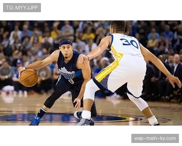 海港让·克劳德攻弱守强特点，多线作战考验穆斯卡特轮换智慧